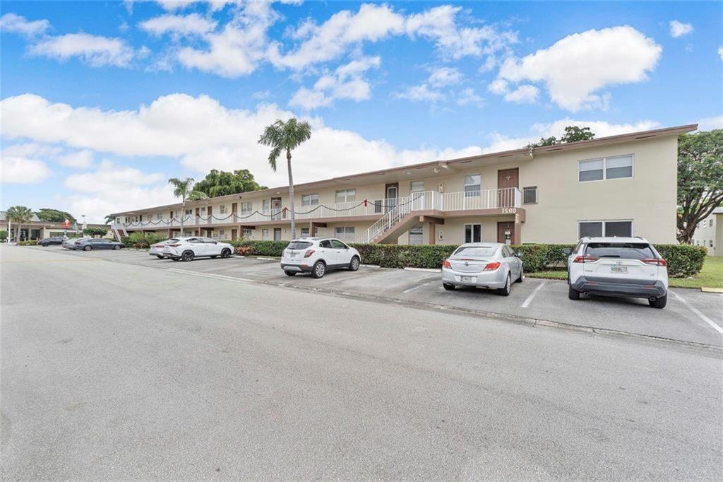 7300 NW 4th Place 105