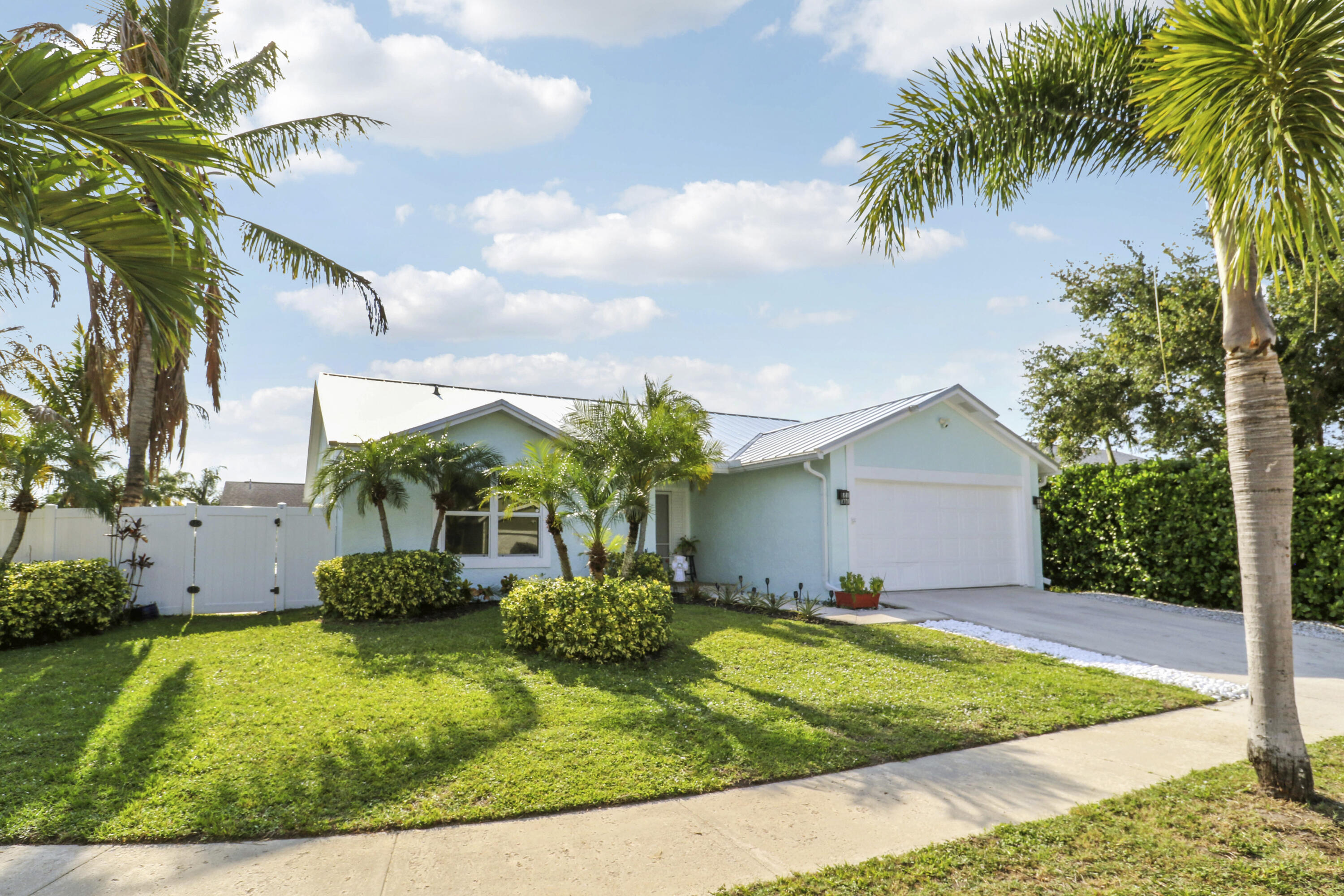 171 Greentree Circle