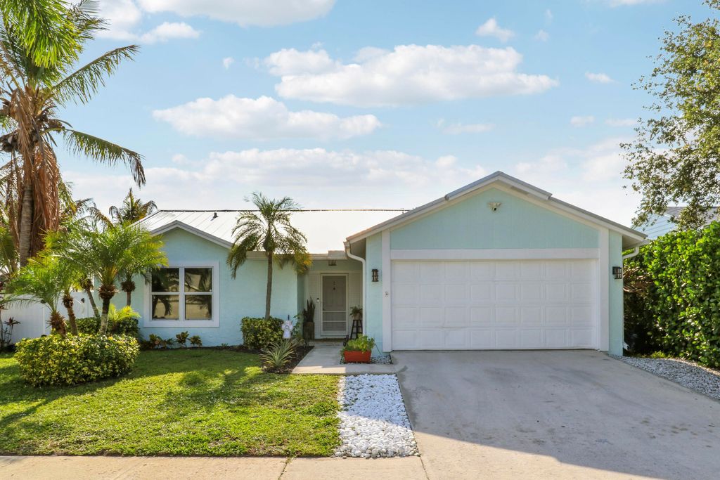 Photo of 171 Greentree Circle, Jupiter, FL 33458 (MLS # B26028268)