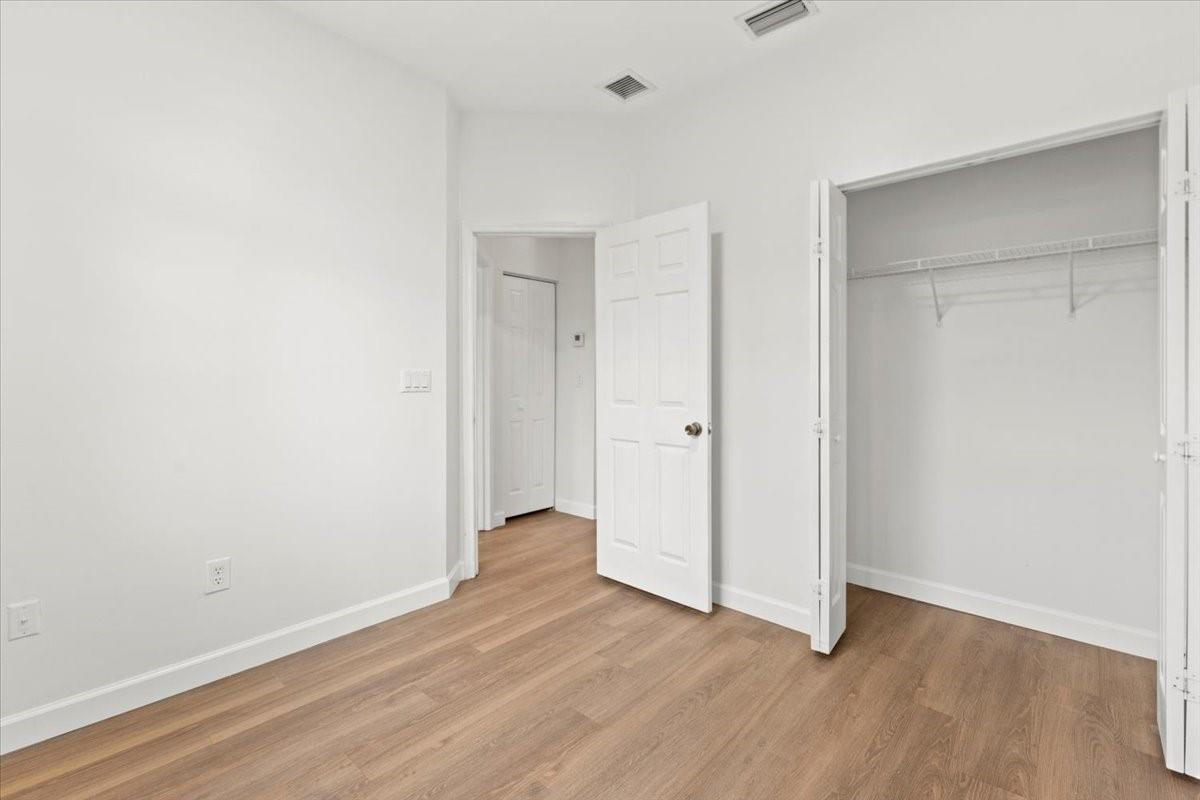 VILLAS AT HARBOR ISLES - Residential Lease