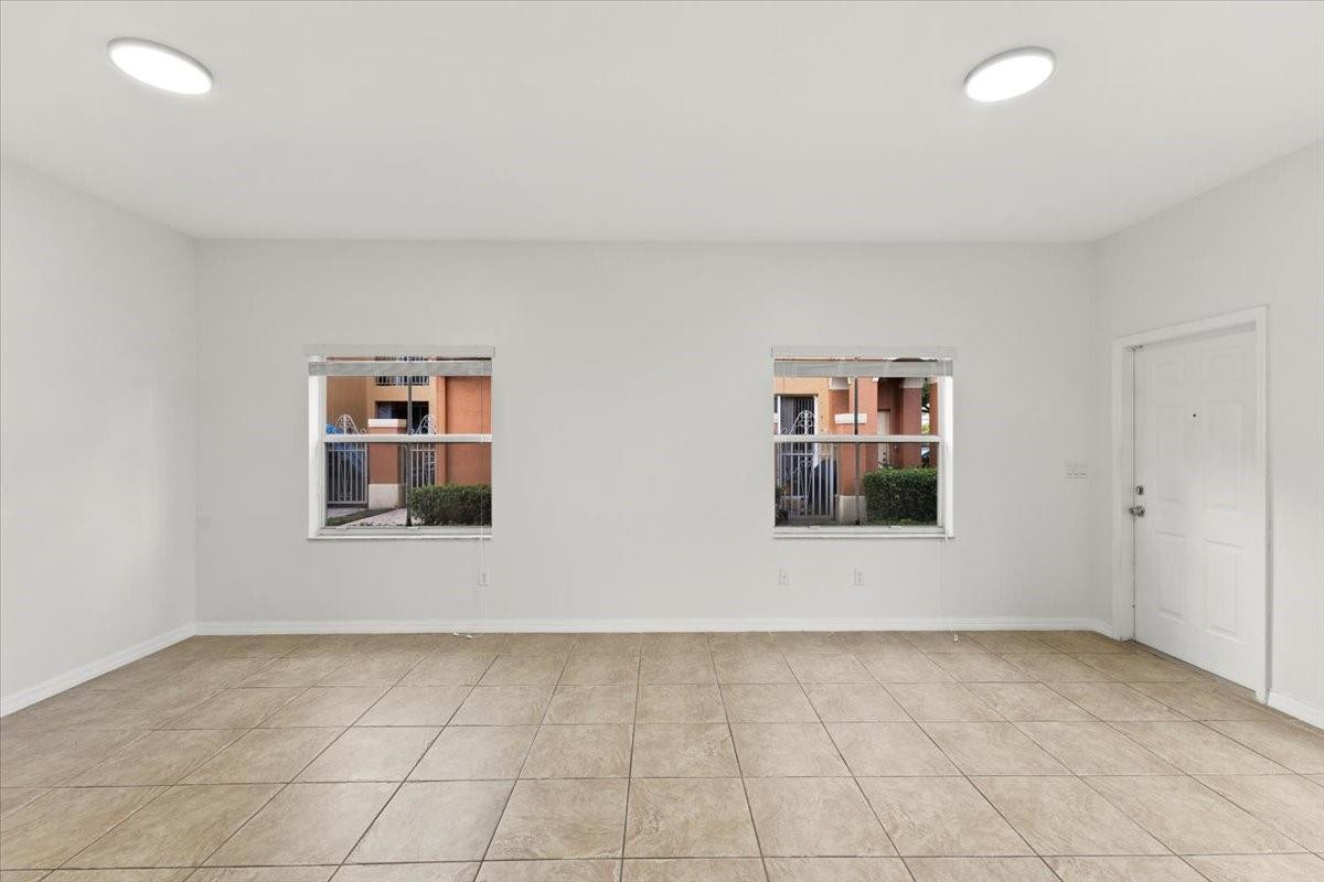 VILLAS AT HARBOR ISLES - Residential Lease