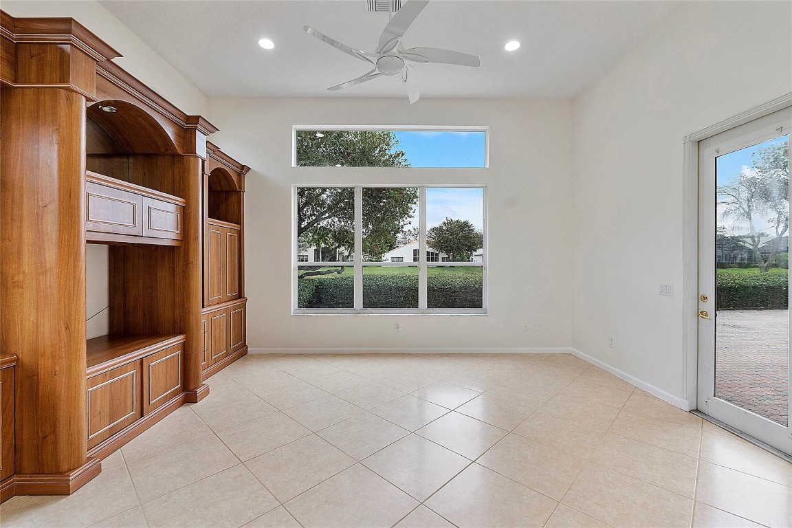 Valencia Isles 02 - Residential