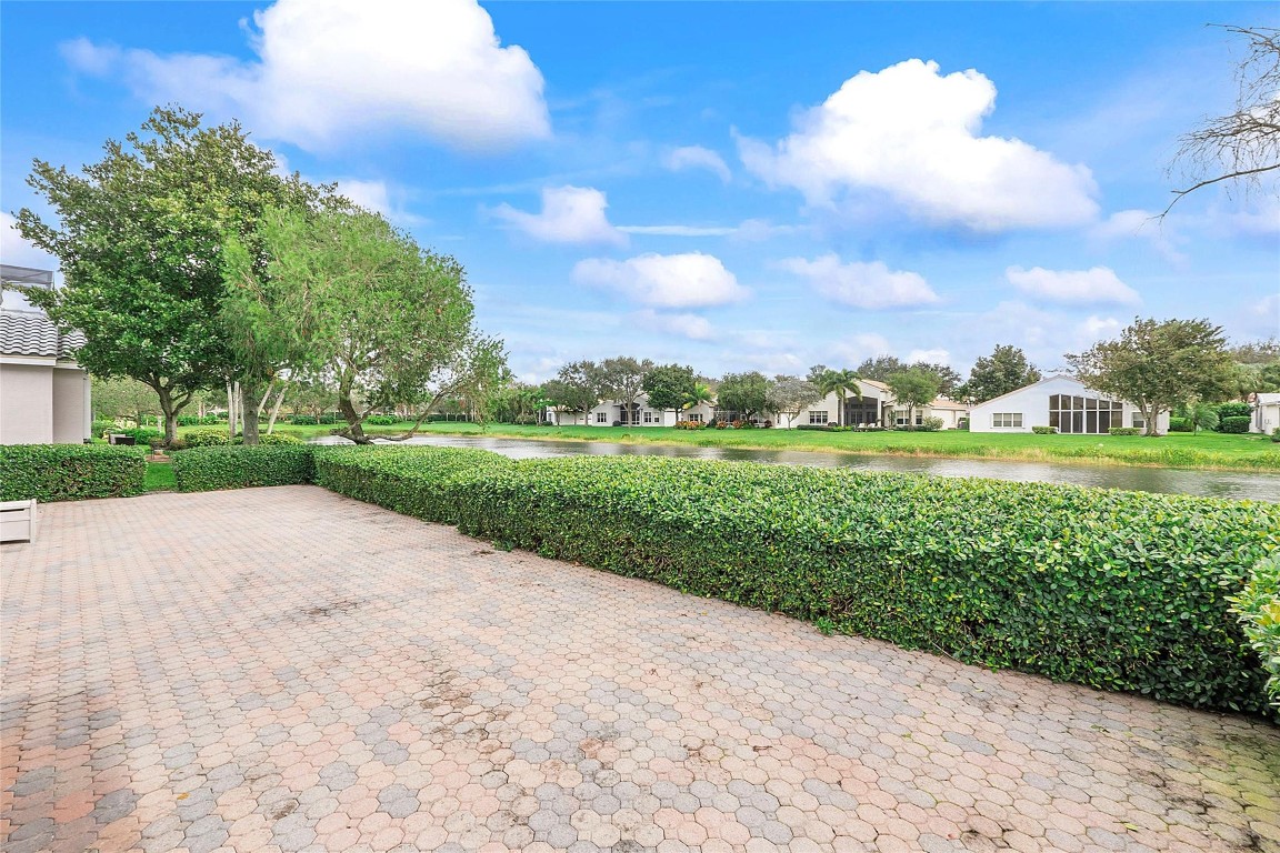 Valencia Isles 02 - Residential