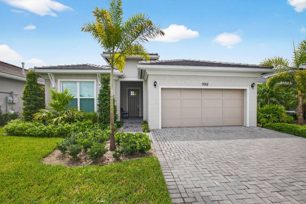 Photo of 9901 Regency Way, Palm Beach Gardens, FL 33412 (MLS # R11132548)