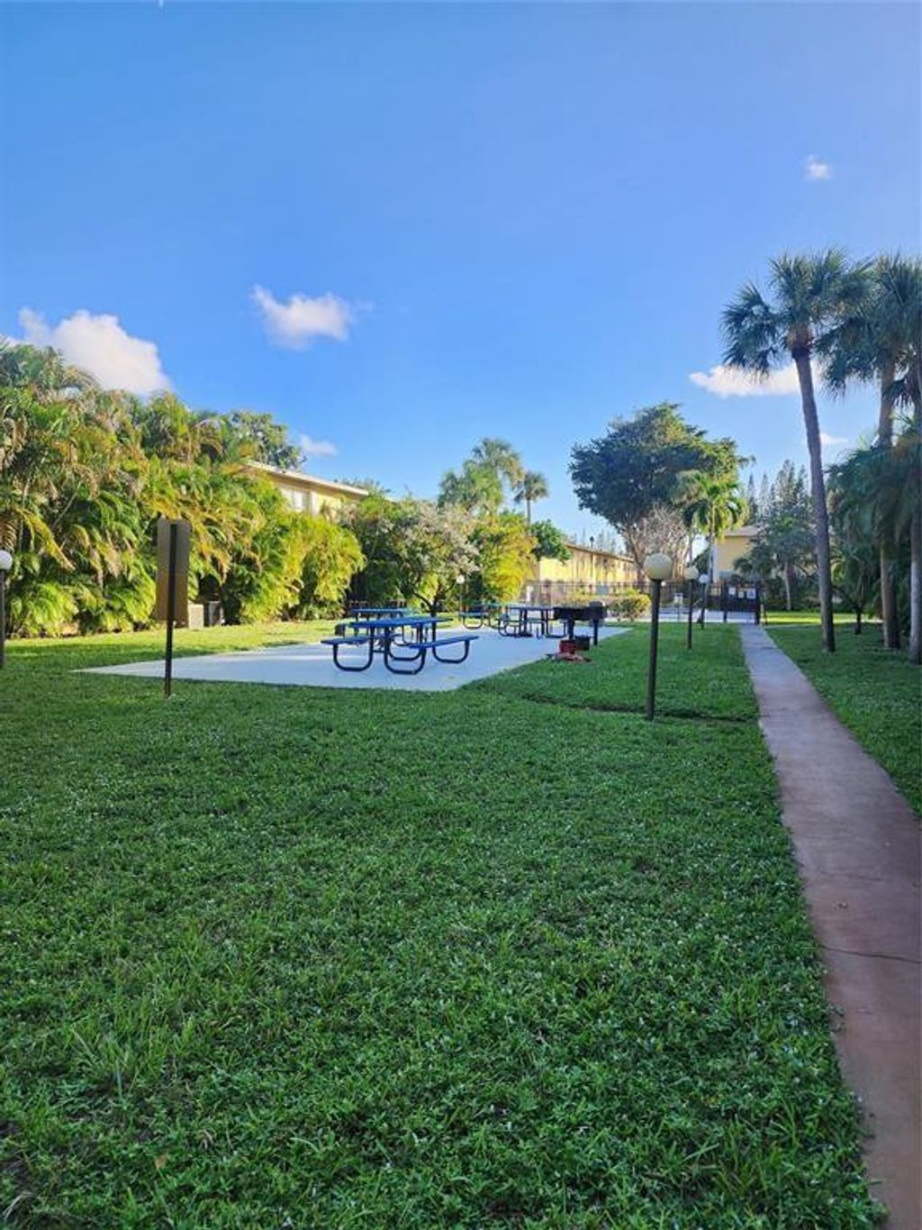 Photo of 610 SE 2nd Avenue #L4, Deerfield Beach, FL 33441 (MLS # F10528133)