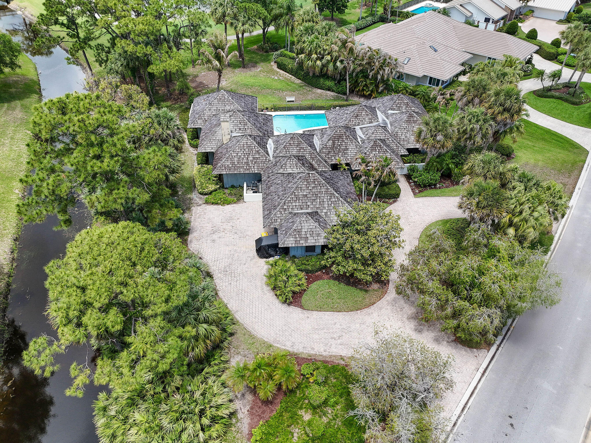 6980 SE Winged Foot Drive