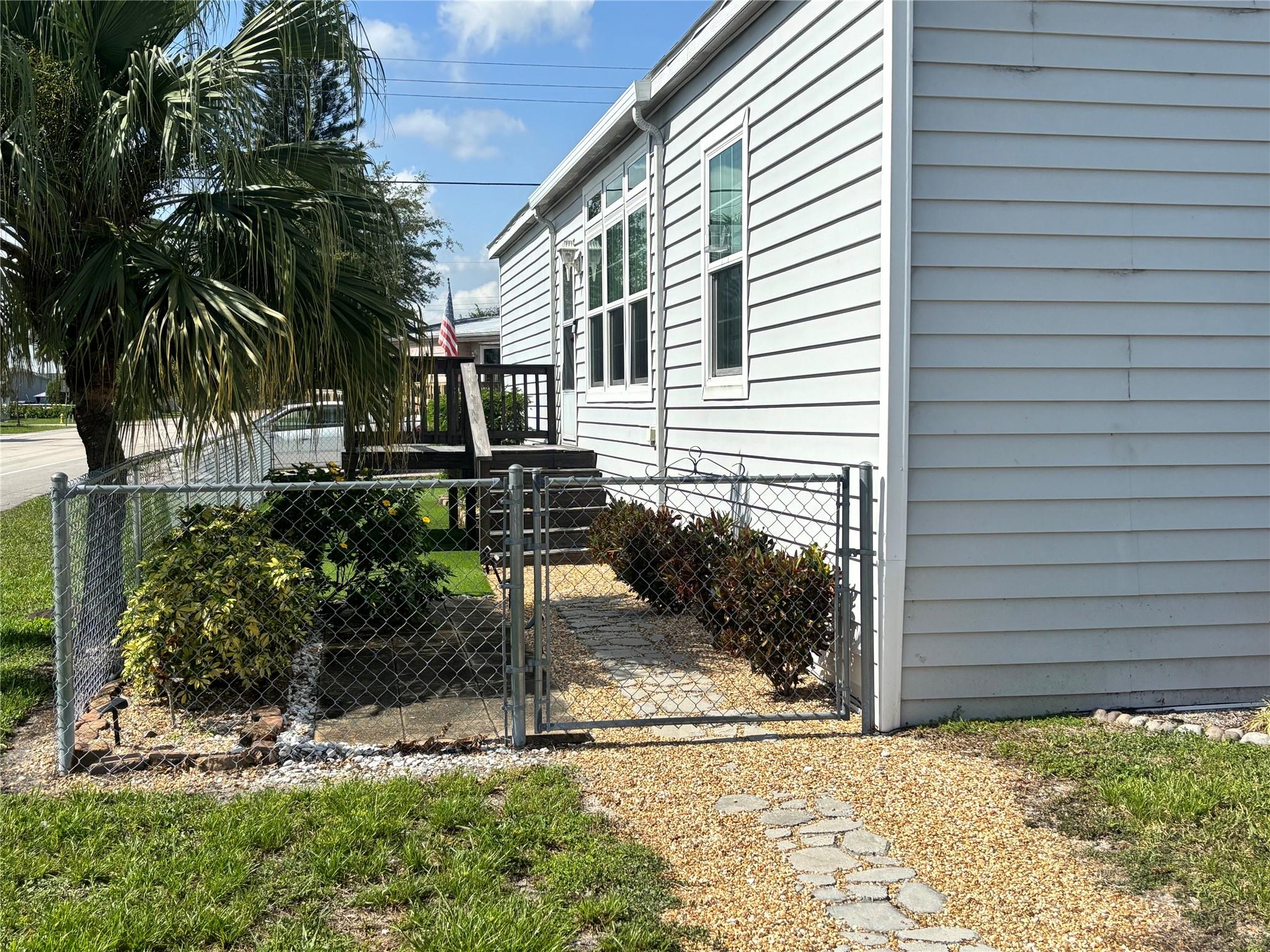 8600 SW 18th Ct