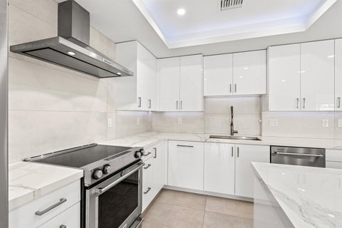 Tiny photo for 120 SE 12th Court, Pompano Beach, FL 33060 (MLS # B26087915)