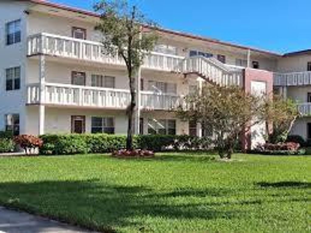 Photo of 29 Preston A, Boca Raton, FL 33434 (MLS # F10555348)