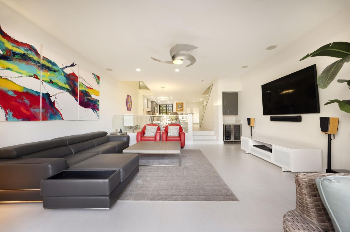 424 Hendricks Isle 6