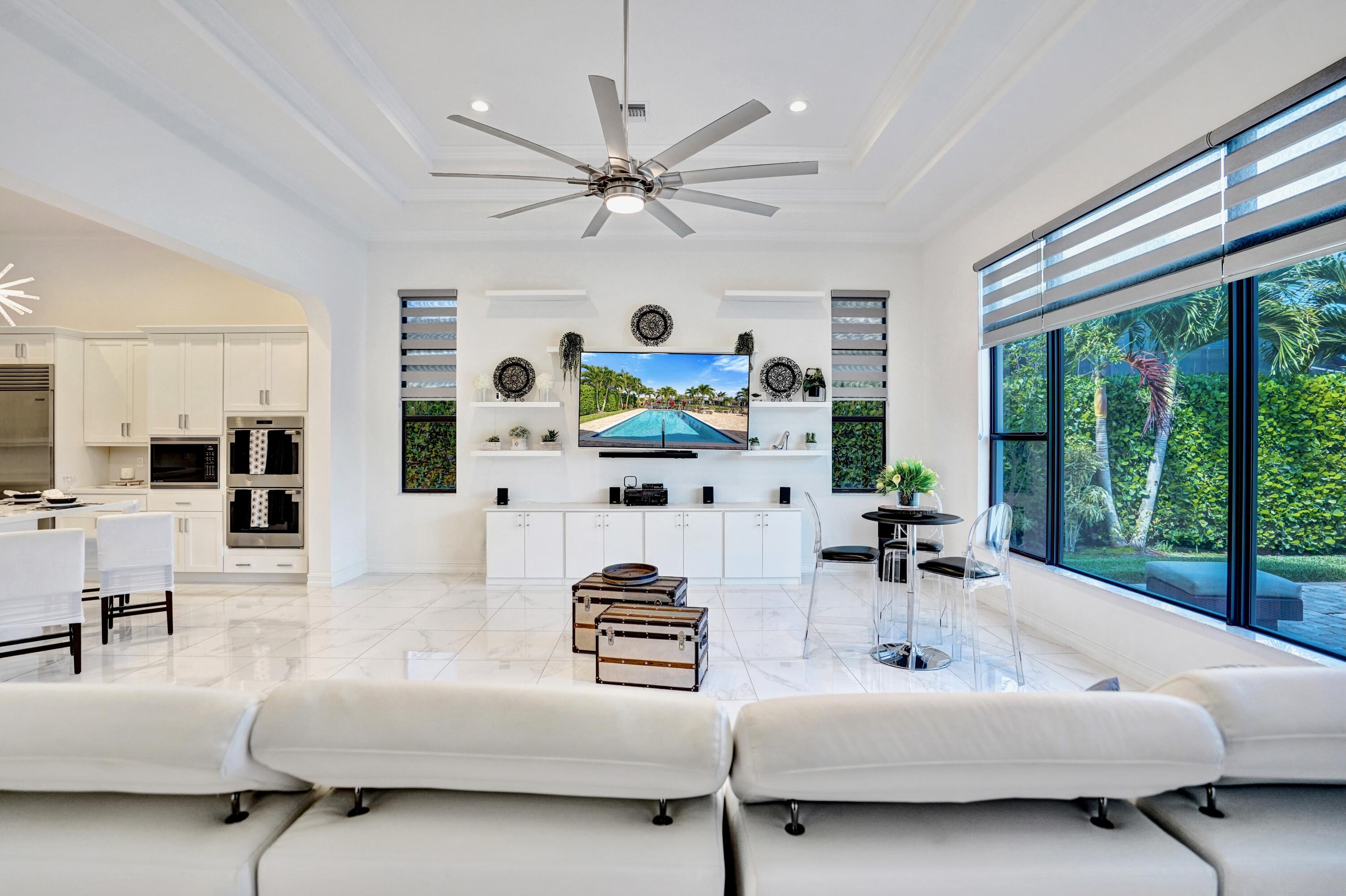 PALM MEADOWS ESTATES - Residential