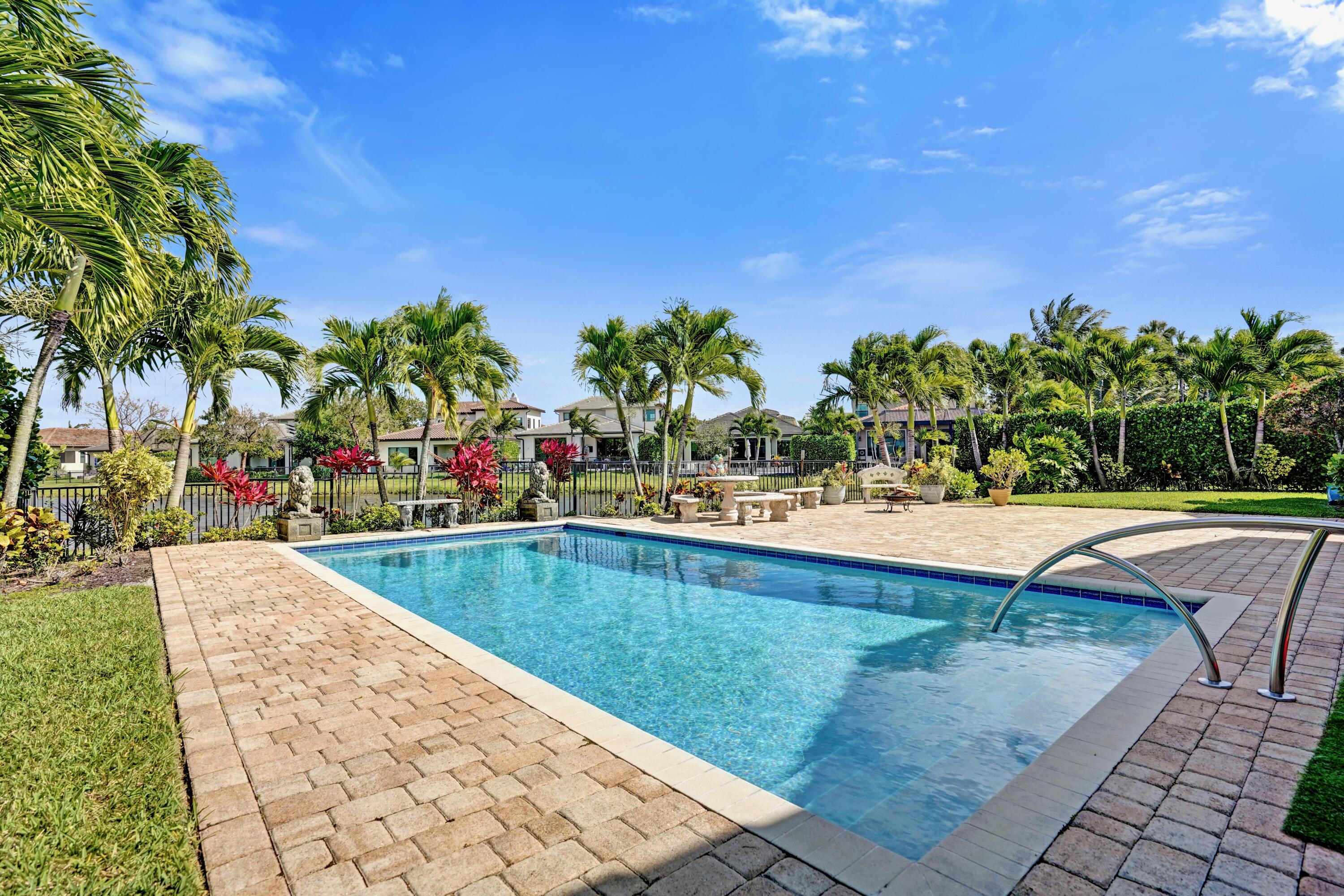 PALM MEADOWS ESTATES - Residential