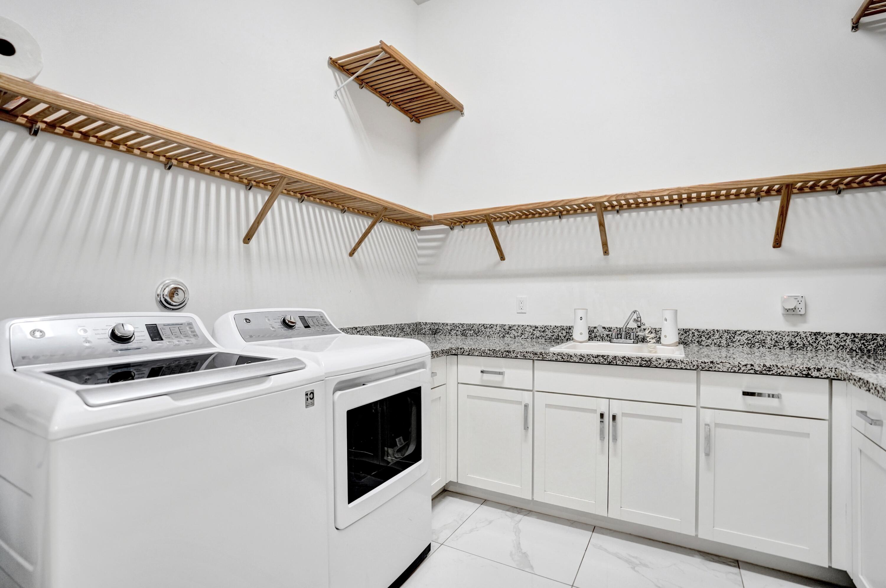 PALM MEADOWS ESTATES - Residential