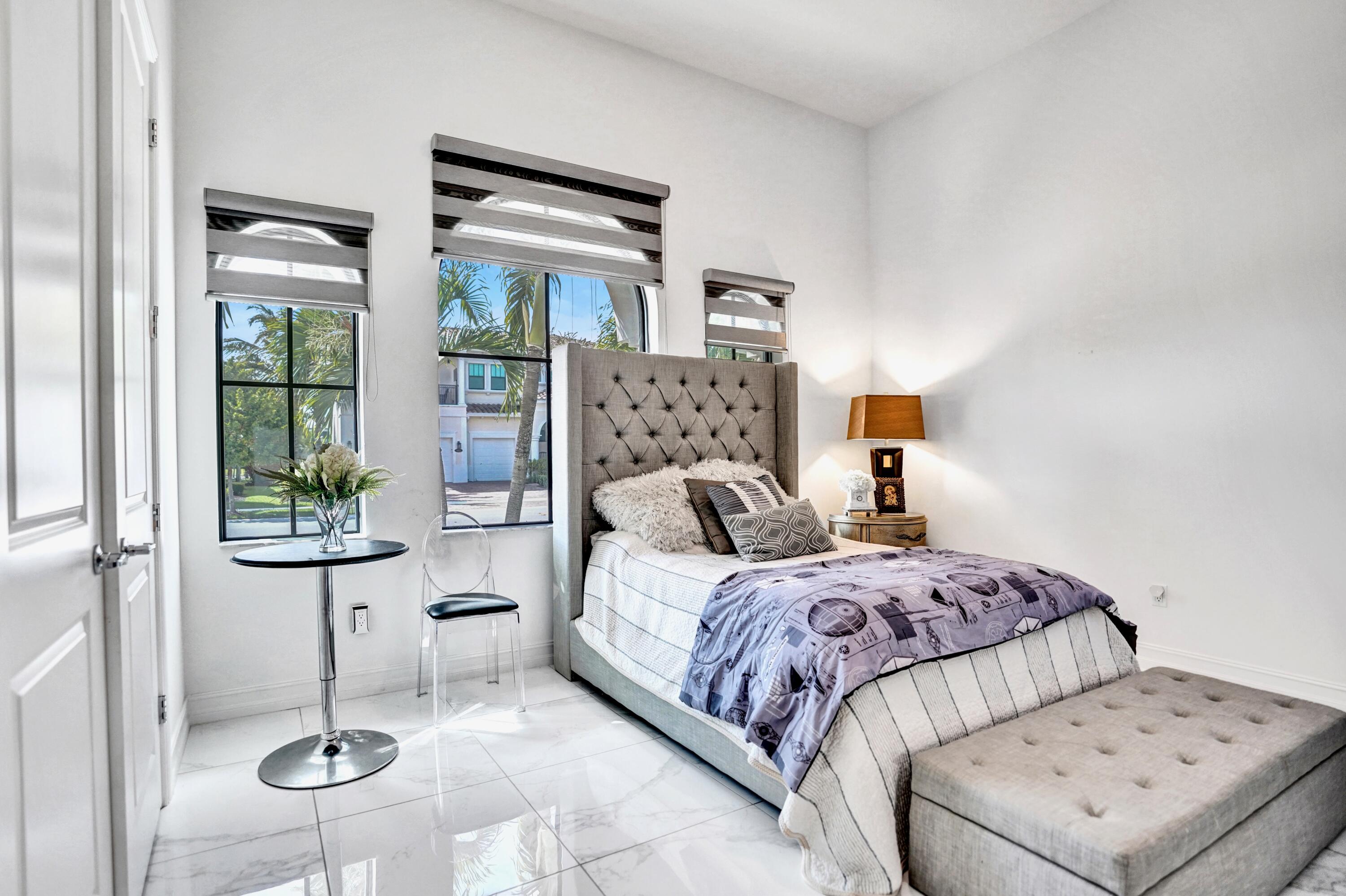 PALM MEADOWS ESTATES - Residential