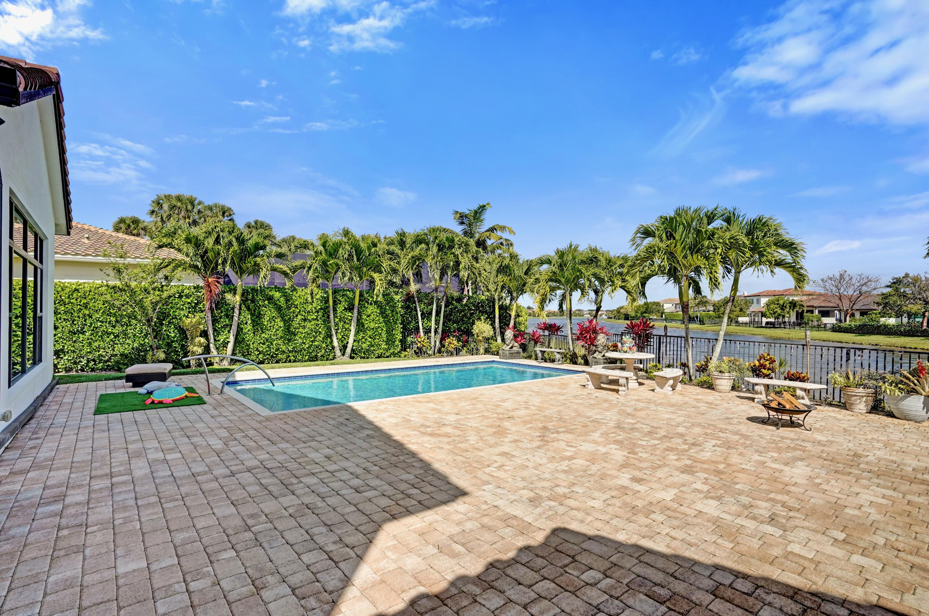 PALM MEADOWS ESTATES - Residential