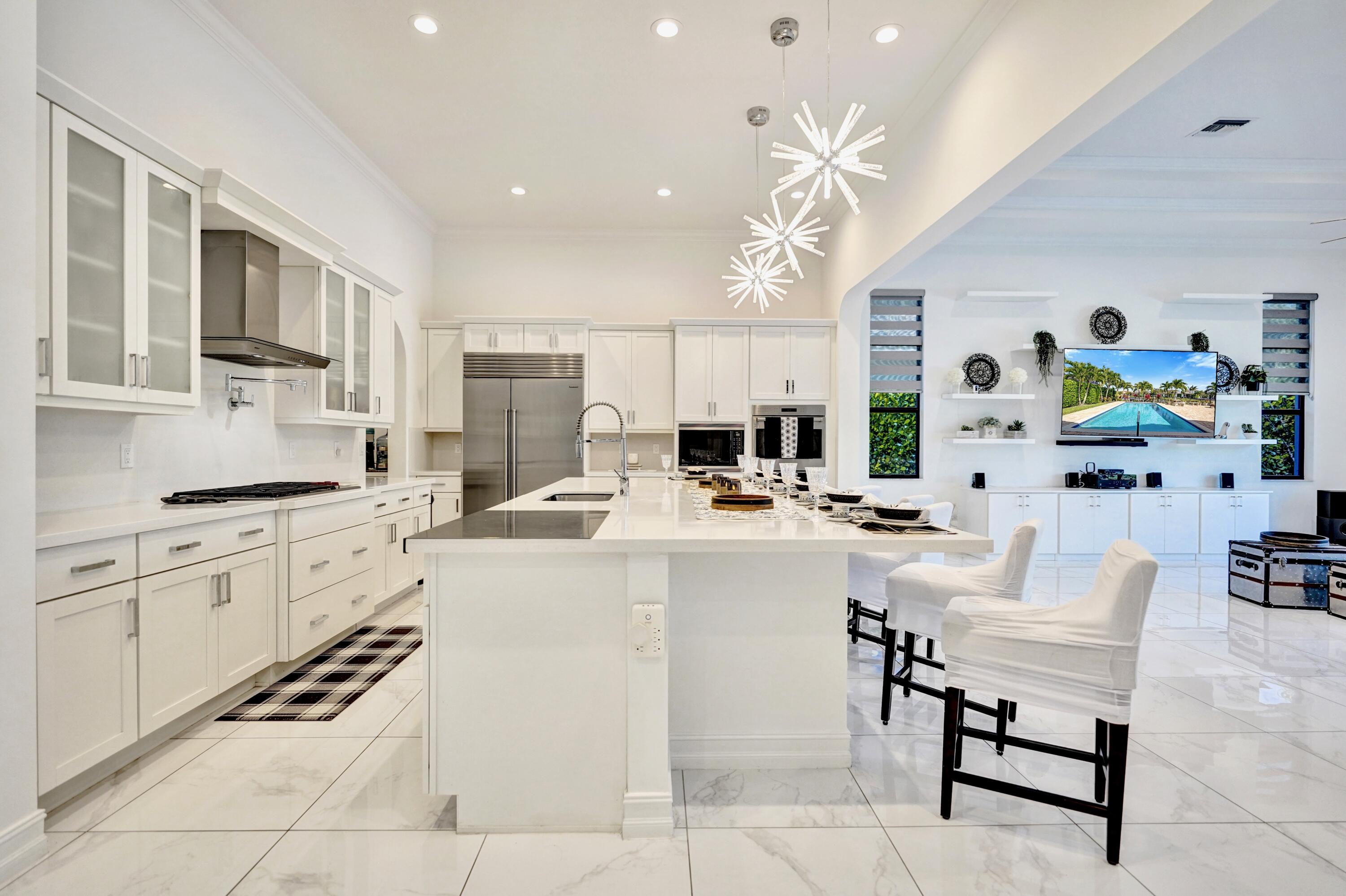 PALM MEADOWS ESTATES - Residential