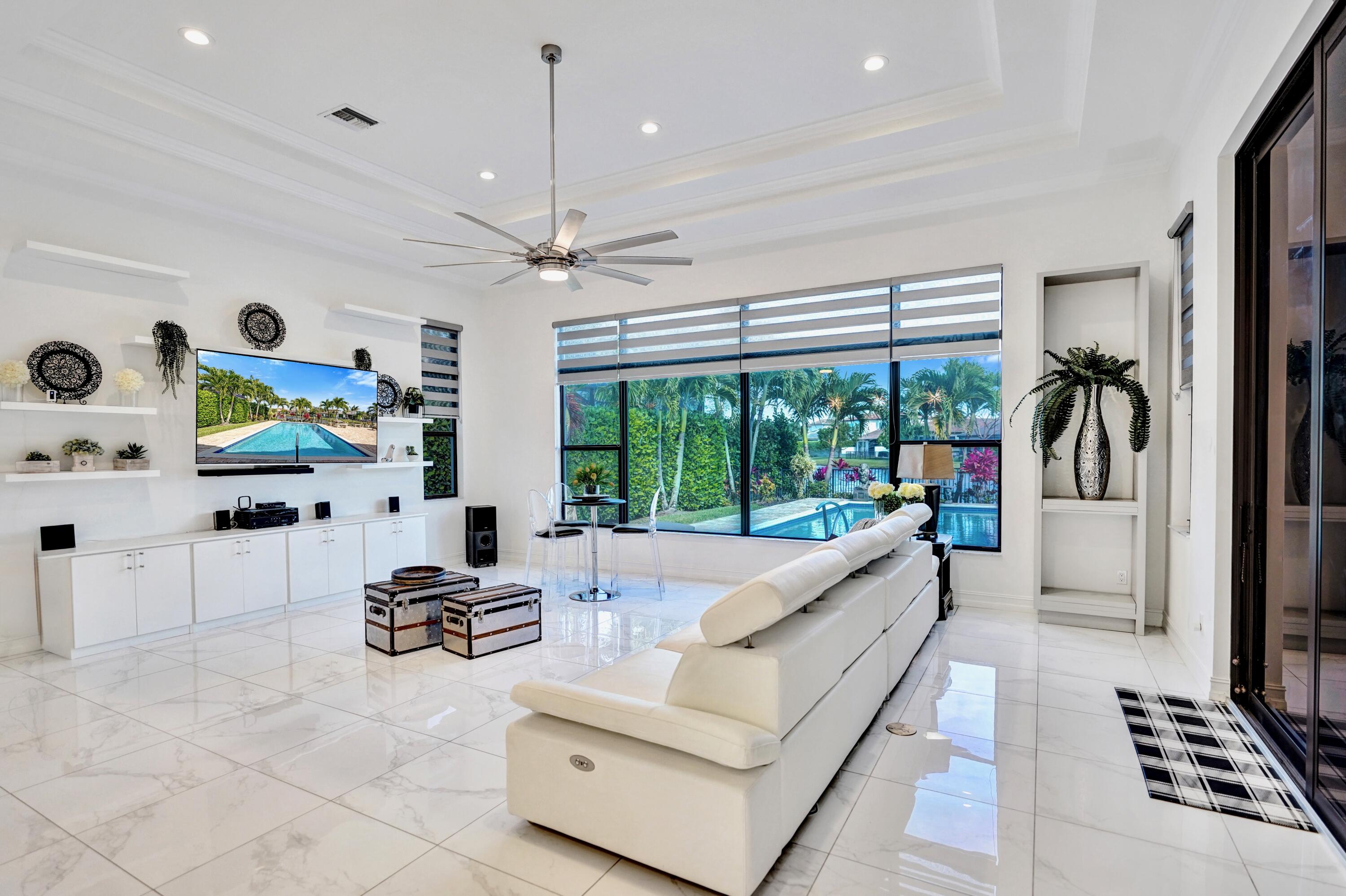 PALM MEADOWS ESTATES - Residential