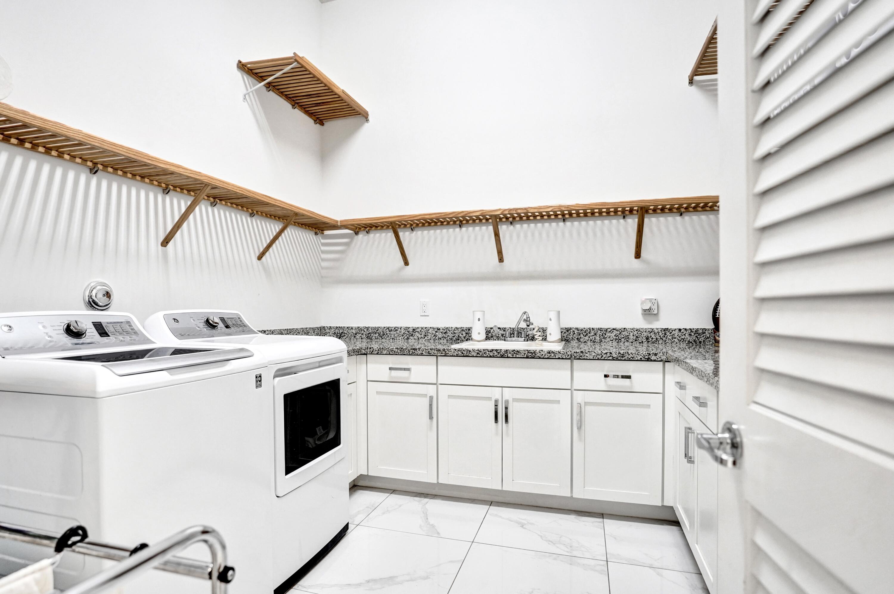 PALM MEADOWS ESTATES - Residential