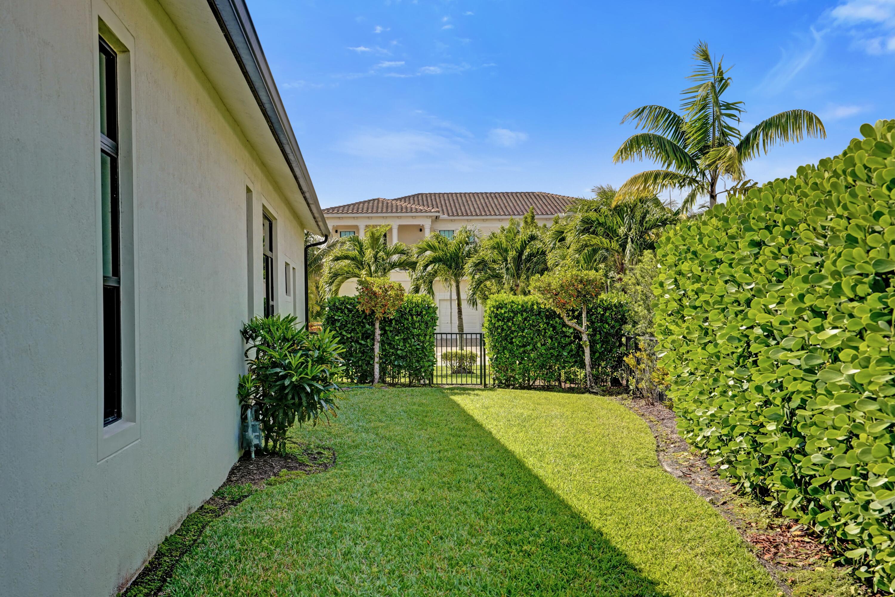 PALM MEADOWS ESTATES - Residential