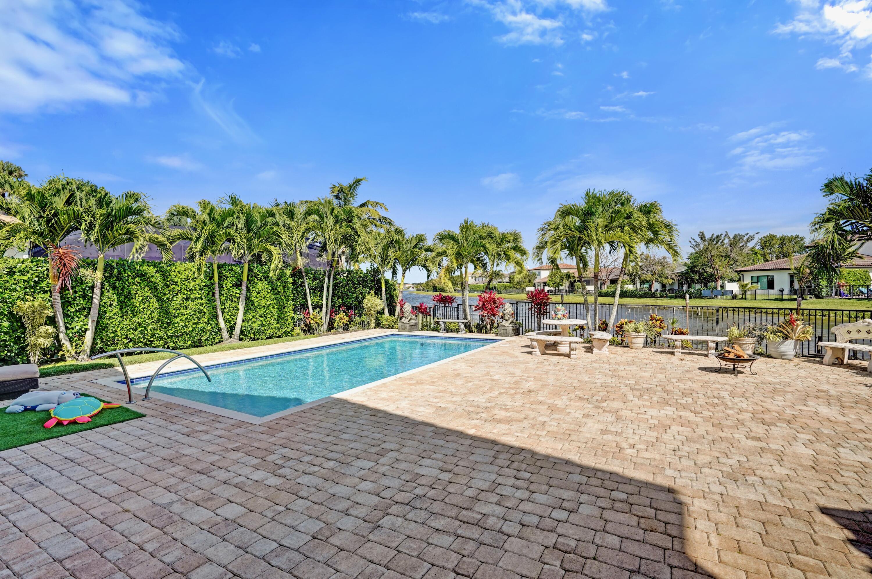 PALM MEADOWS ESTATES - Residential