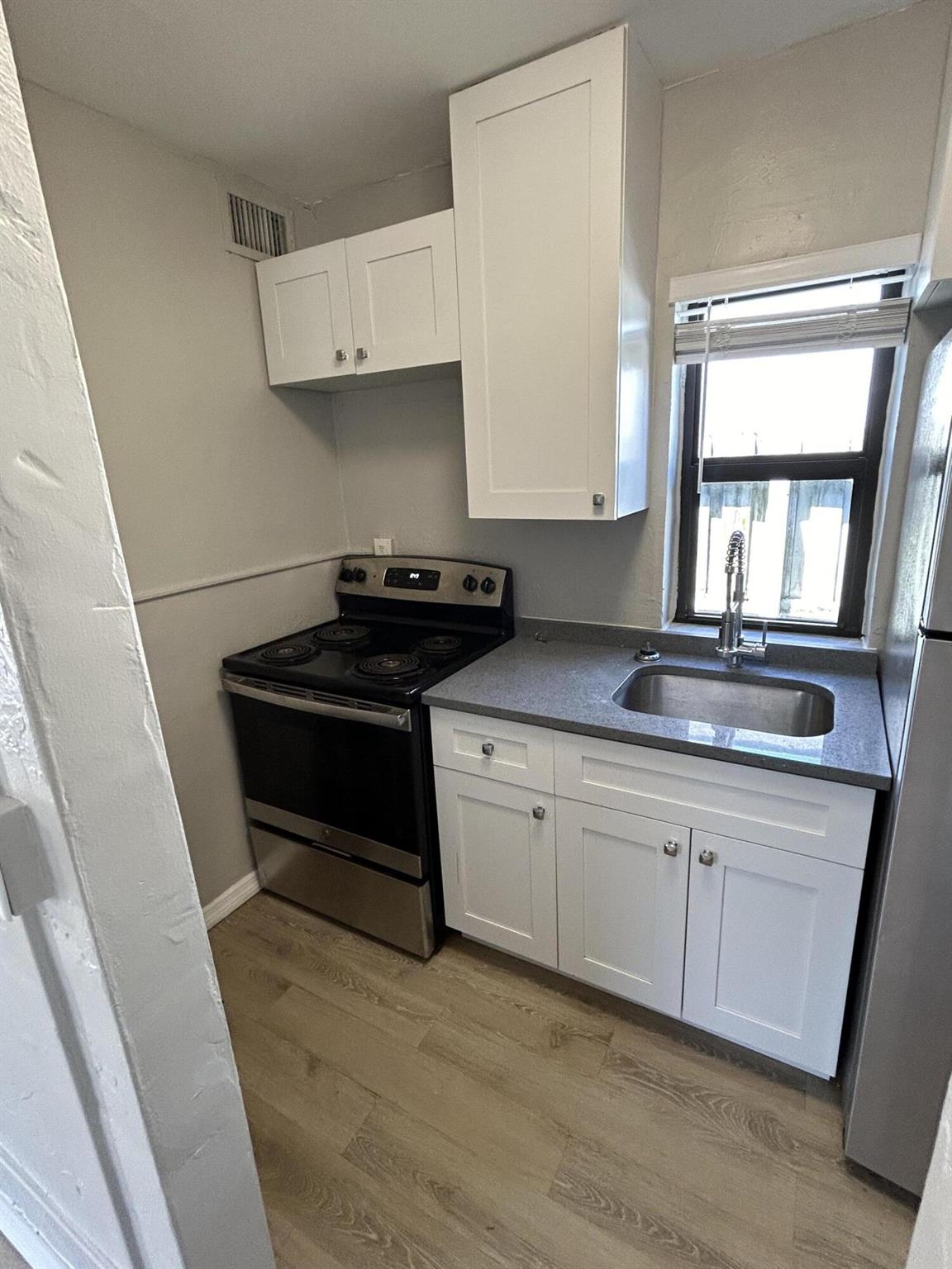 LAKE WORTH TOWN OF - Residential Lease