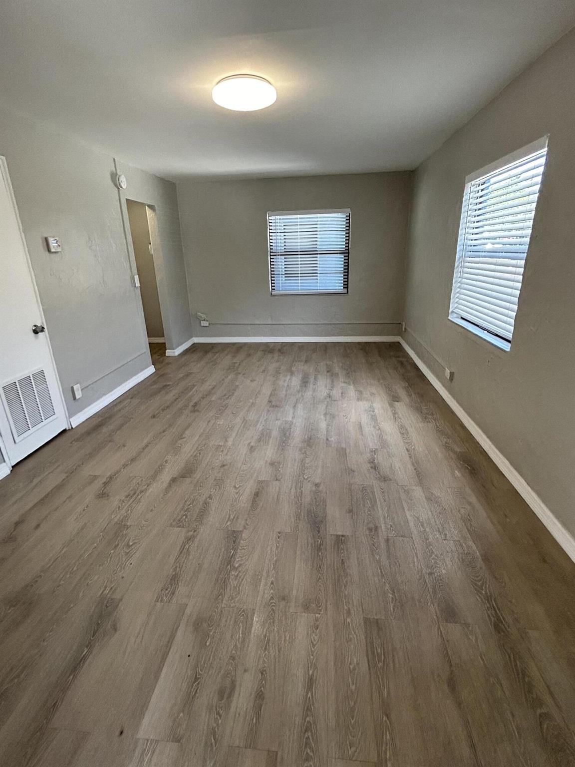 LAKE WORTH TOWN OF - Residential Lease