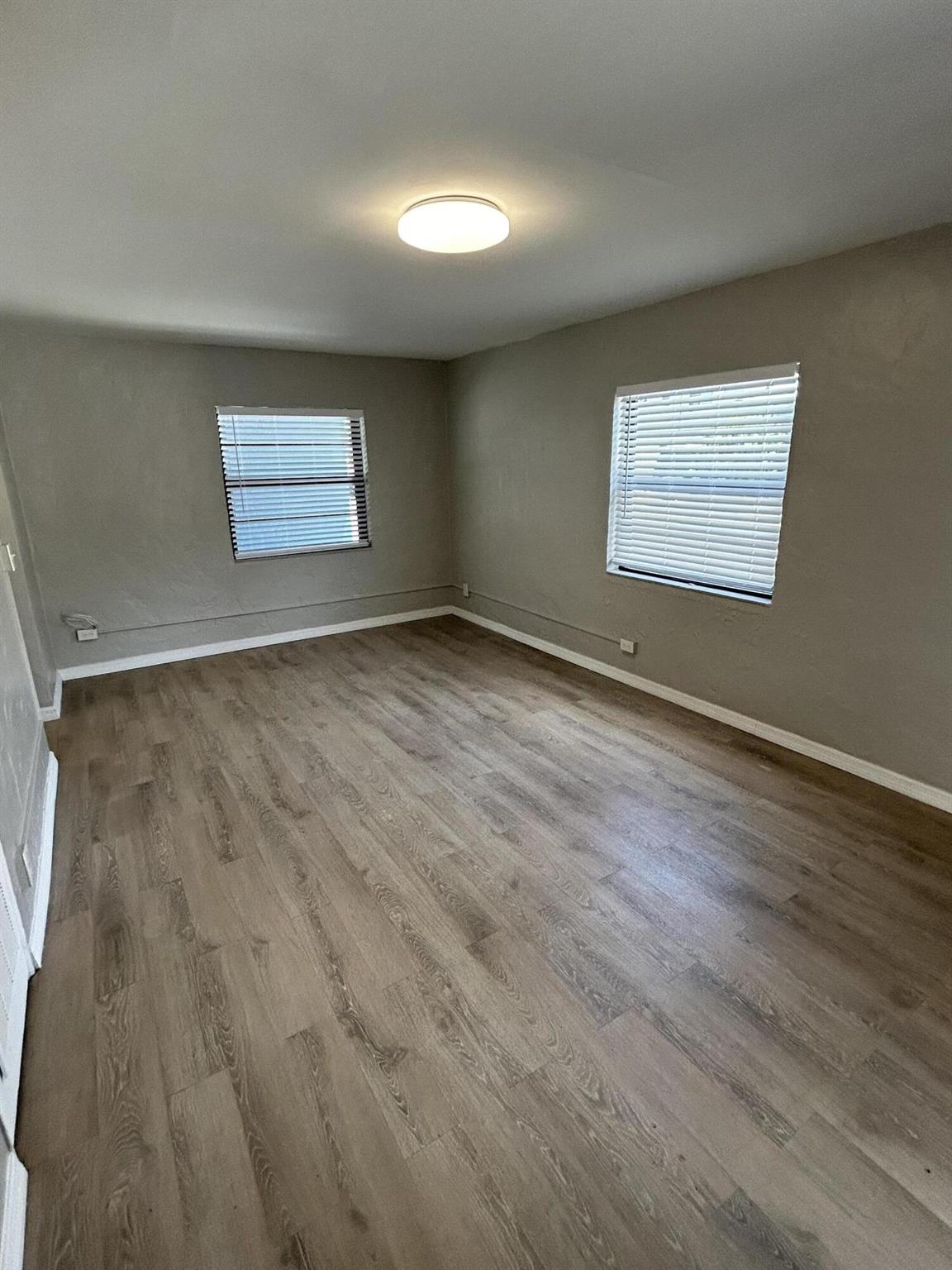 LAKE WORTH TOWN OF - Residential Lease