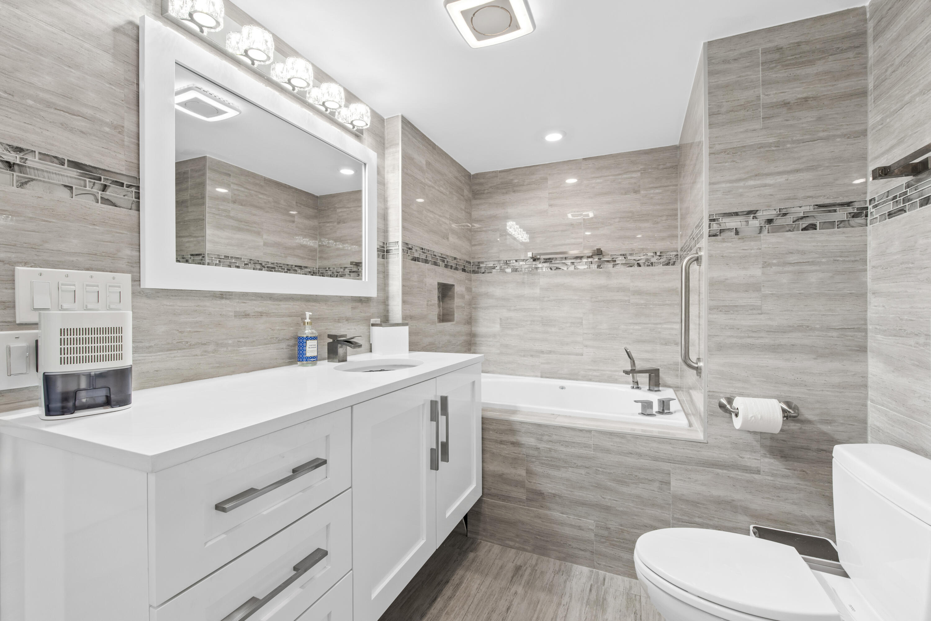 TRAFALGAR OF HIGHLAND BEACH CONDO - Residential