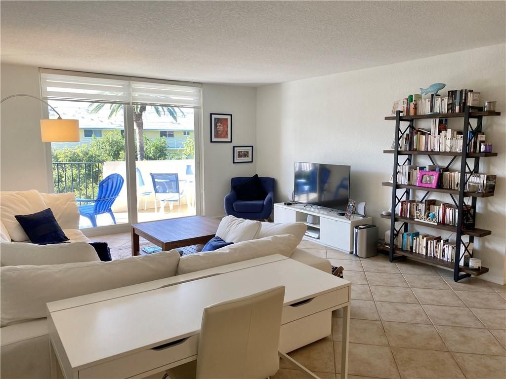 Photo of 1000 Spanish River Road #4D, Boca Raton, FL 33432 (MLS # F10446433)