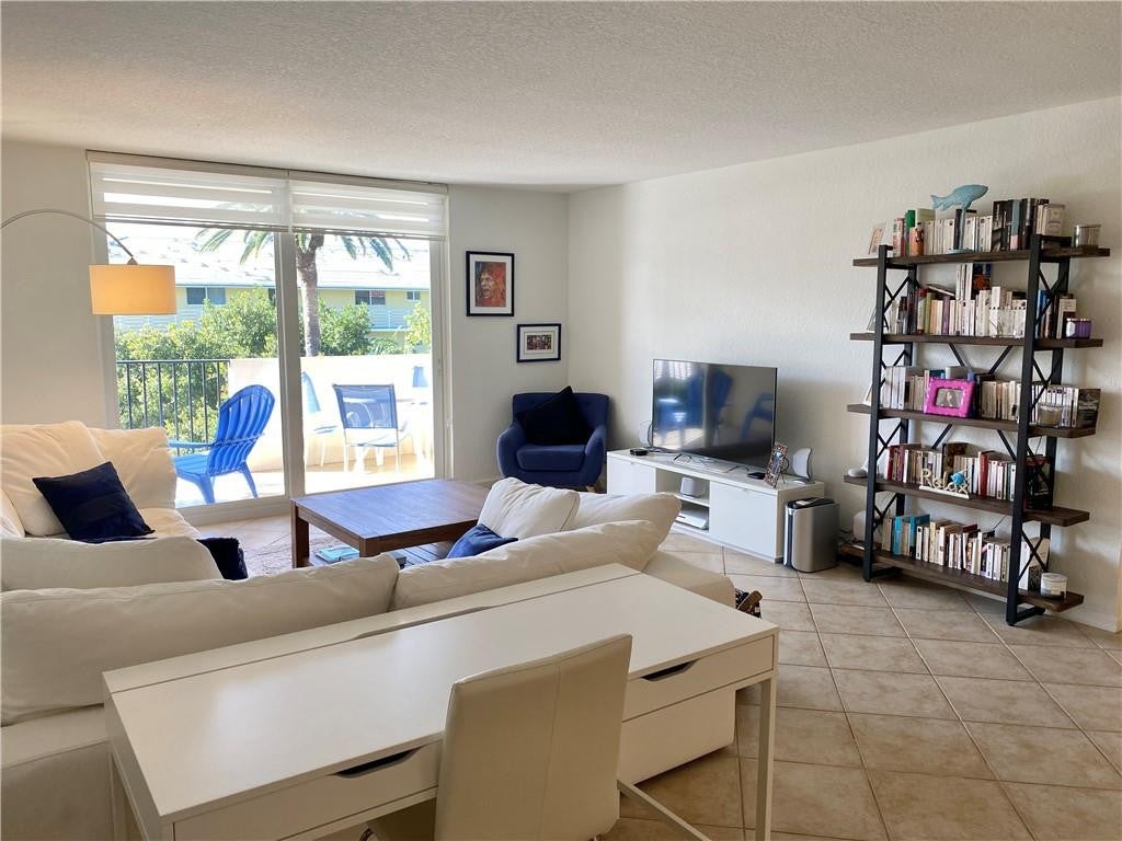 Photo of 1000 Spanish River Road #4D, Boca Raton, FL 33432 (MLS # F10446433)