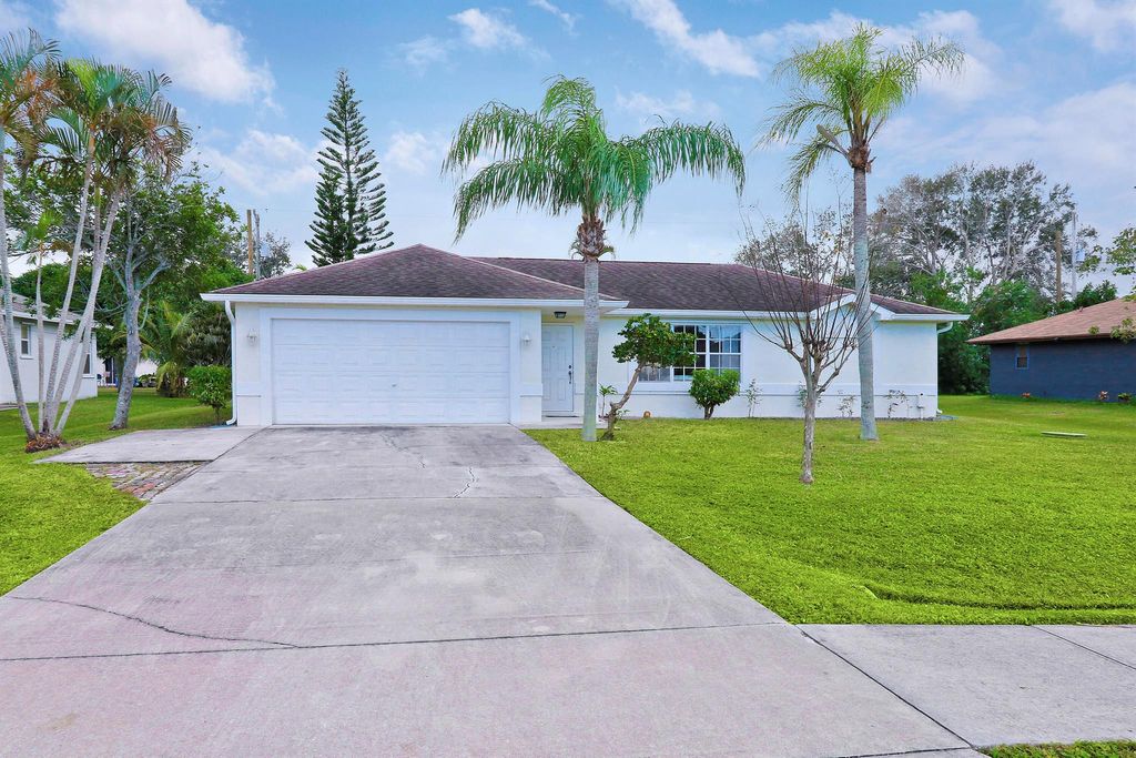 Photo of 2814 SE Melaleuca Boulevard, Port Saint Lucie, FL 34952 (MLS # R10947763)