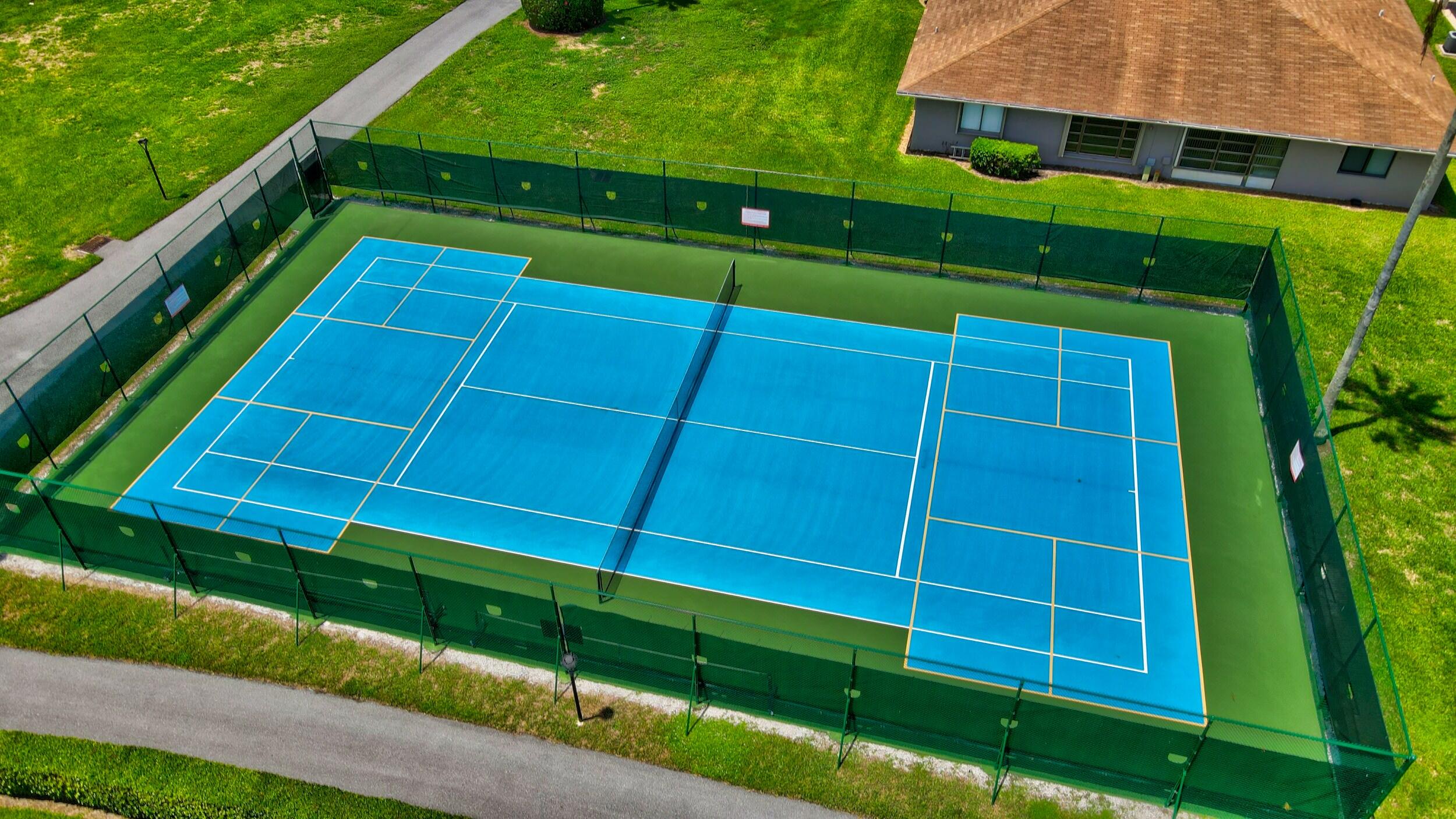 VILLAGE OF ORIOLE - Residential