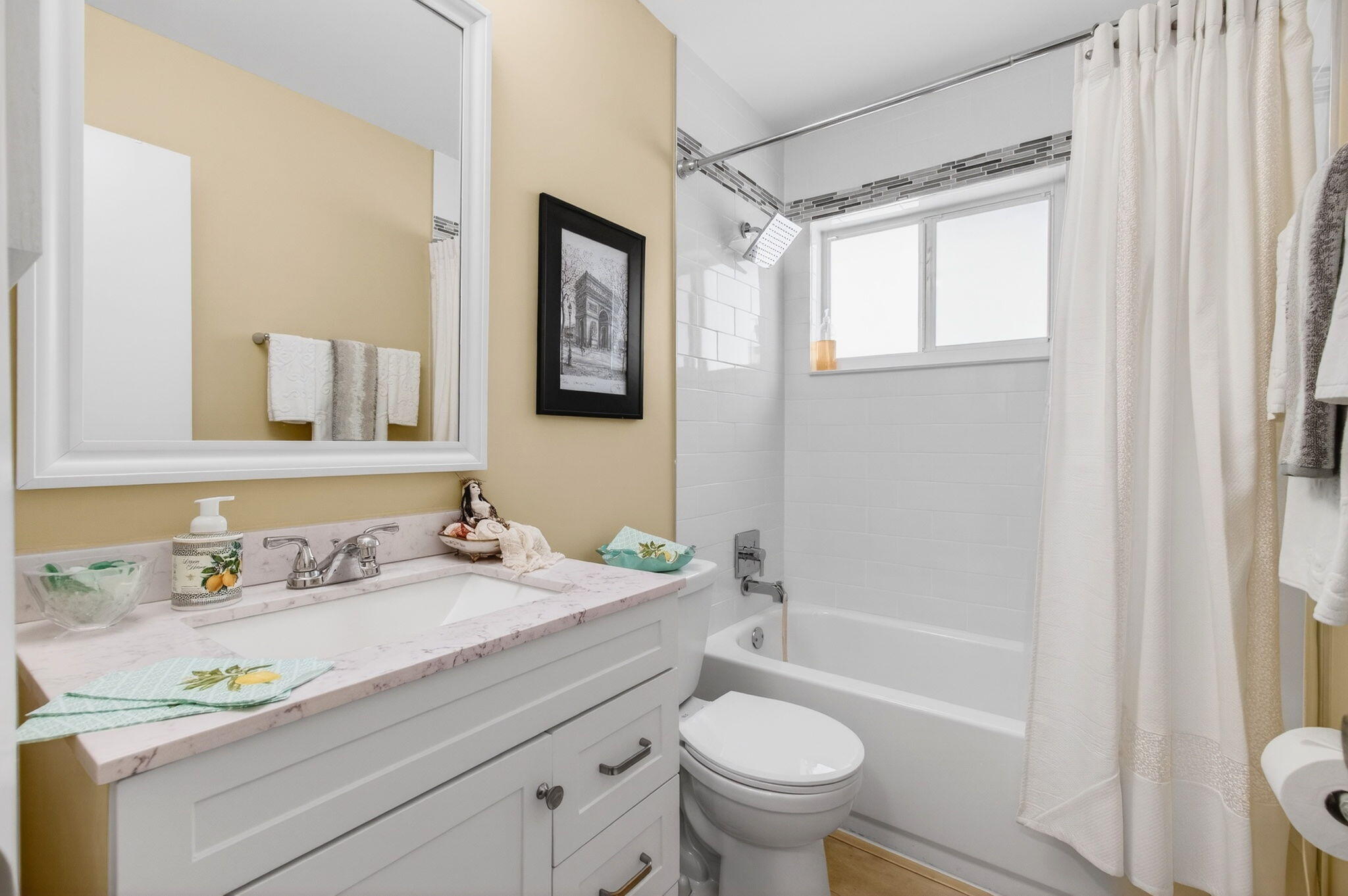 VILLAGE OF ORIOLE - Residential