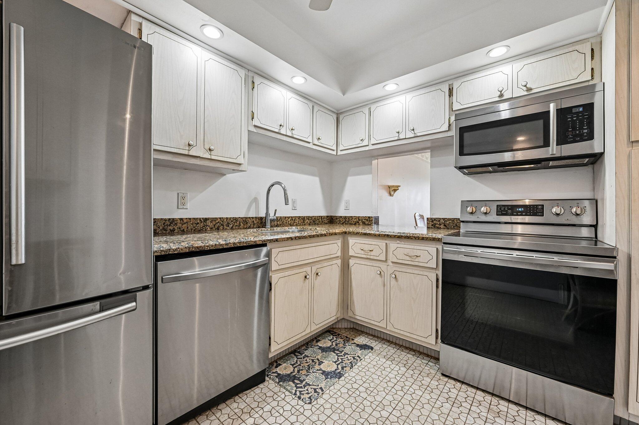 BOCA TEECA CONDO 3 - Residential