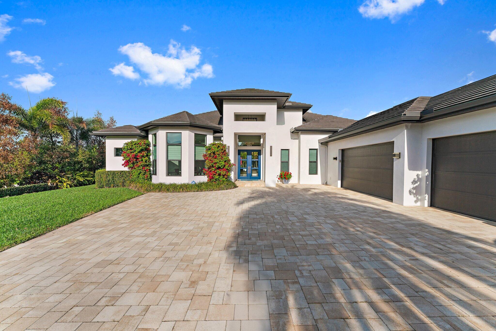 17560 SE Conch Bar Avenue