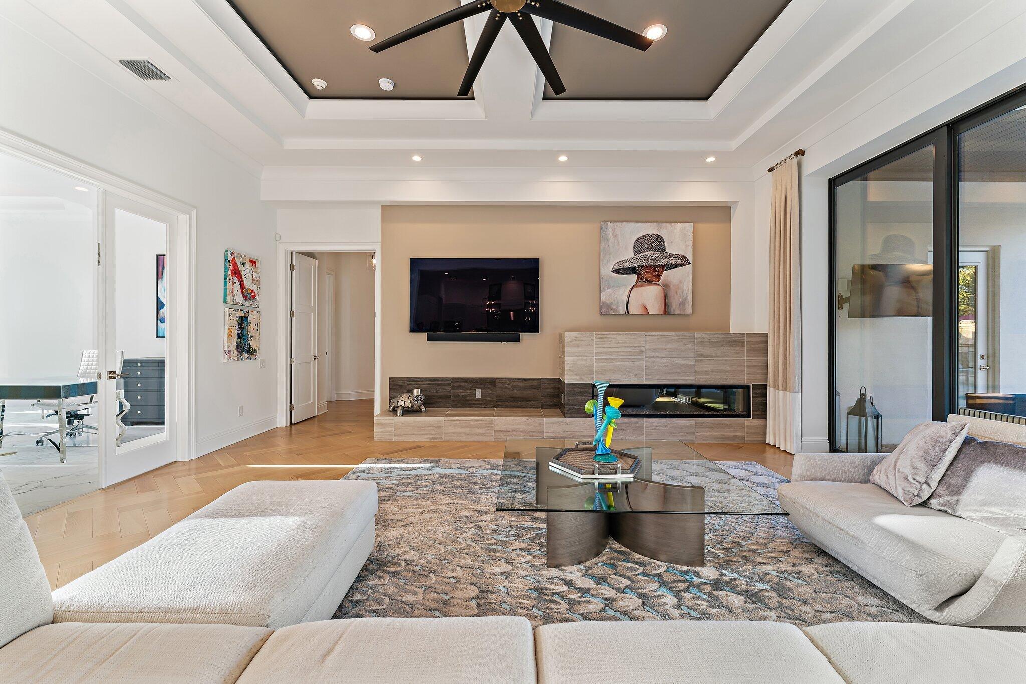 INDIAN HILLS - Residential