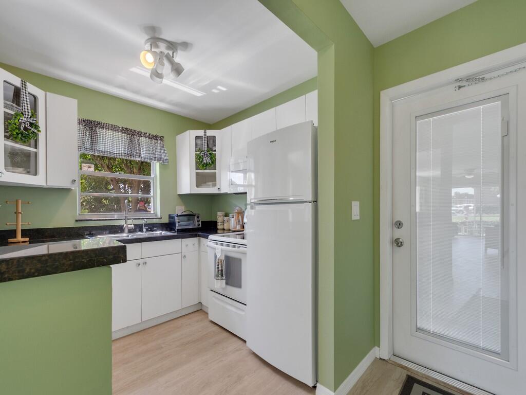 VISTA ROYALE PHASE IV BLDGS 83-111 - Residential