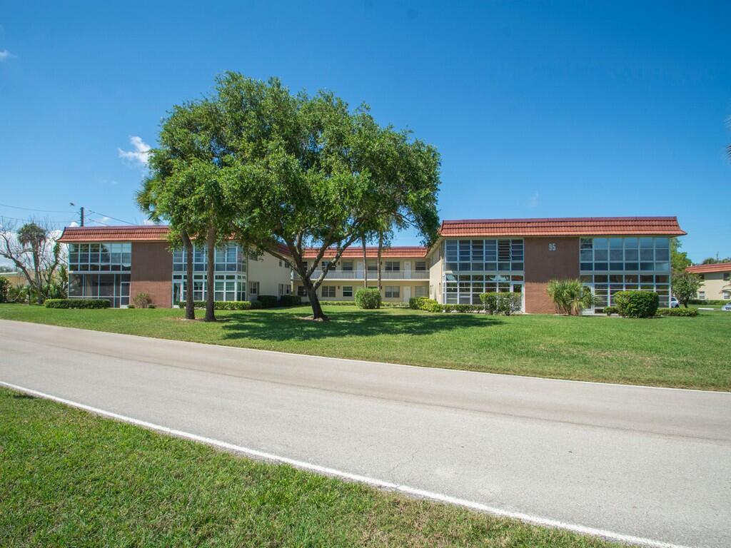 VISTA ROYALE PHASE IV BLDGS 83-111 - Residential