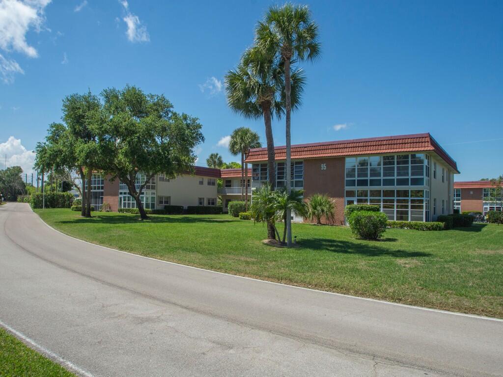 VISTA ROYALE PHASE IV BLDGS 83-111 - Residential