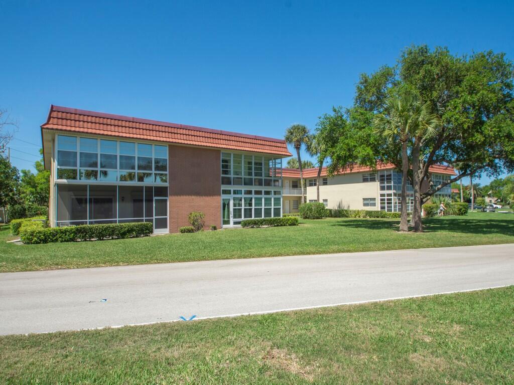 VISTA ROYALE PHASE IV BLDGS 83-111 - Residential