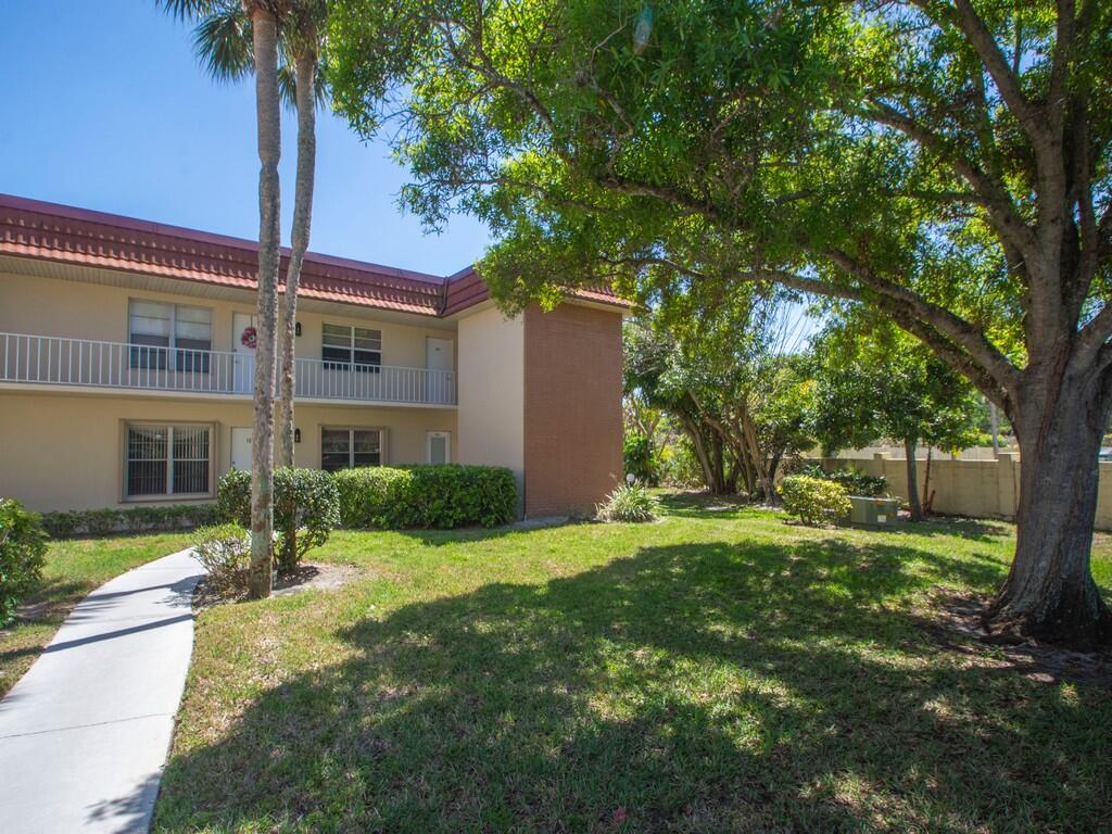 VISTA ROYALE PHASE IV BLDGS 83-111 - Residential