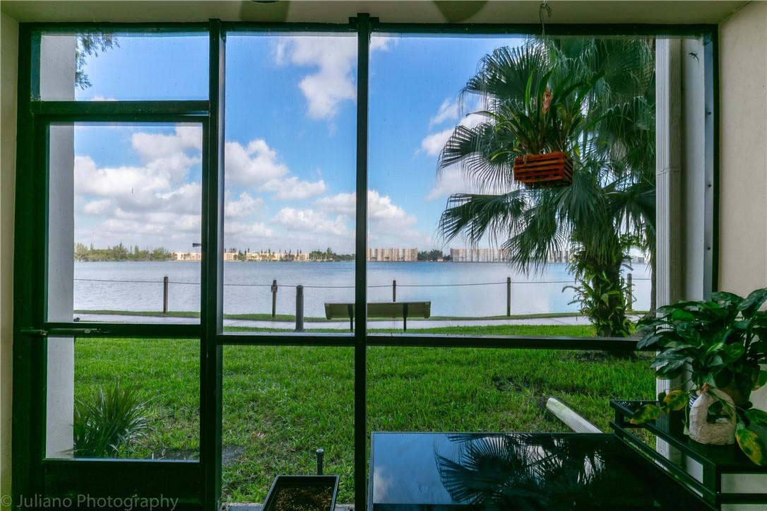 Lake Emerald - Residential