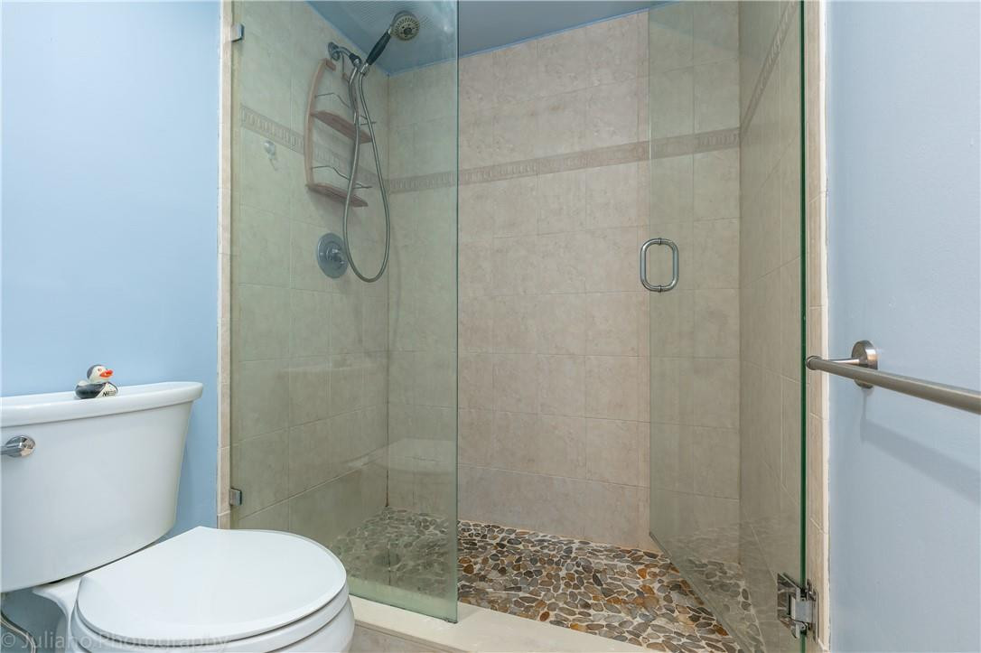 Lake Emerald - Residential