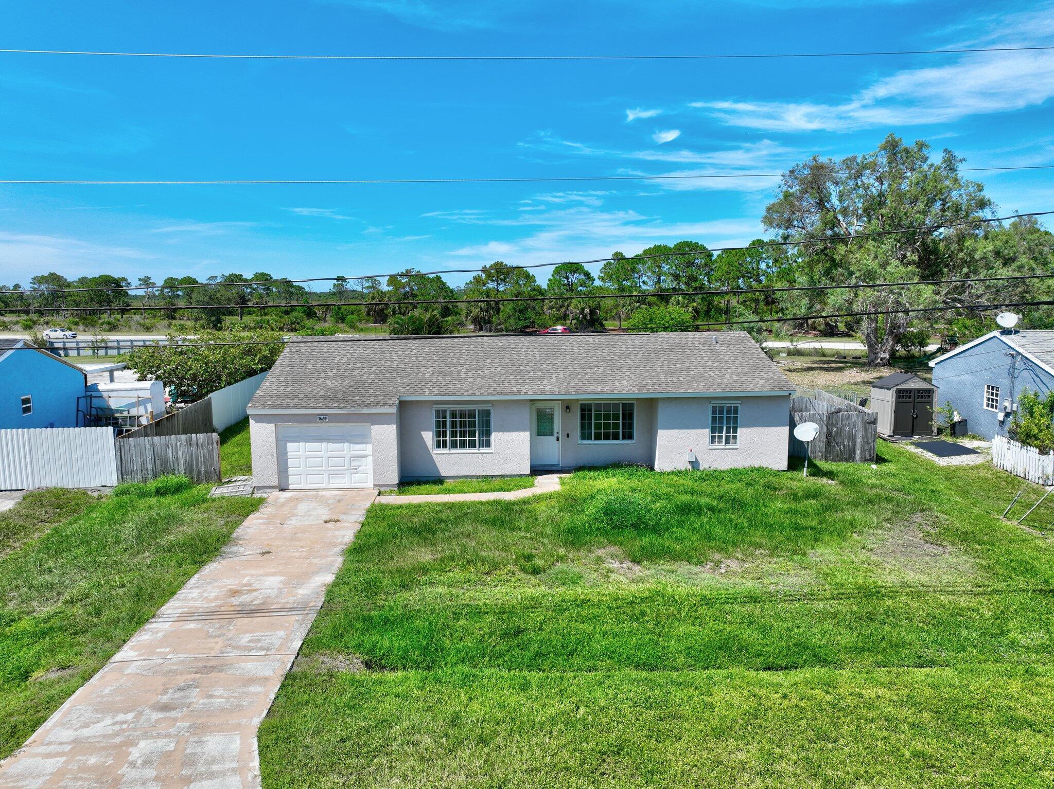 1669 SE North Blackwell Drive
