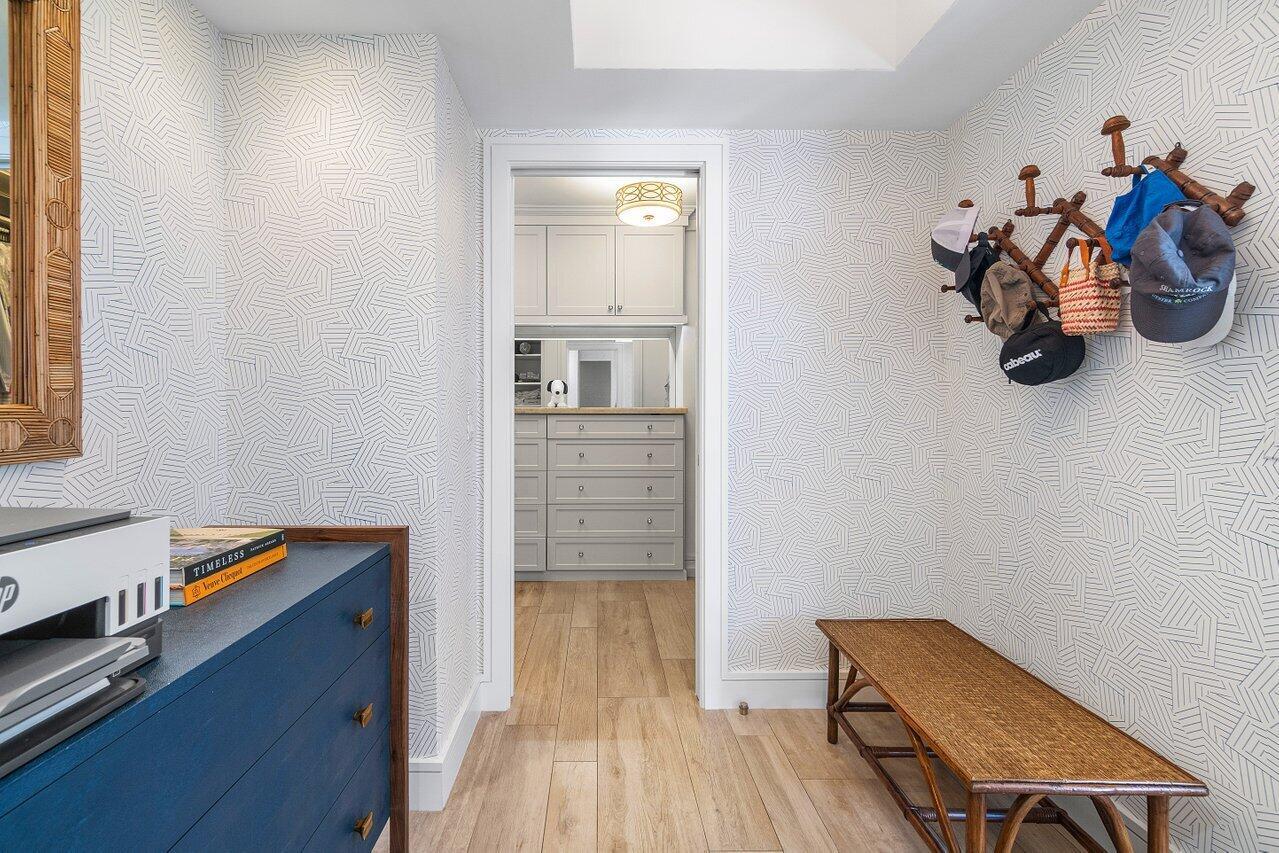 REEF CONDO - Residential