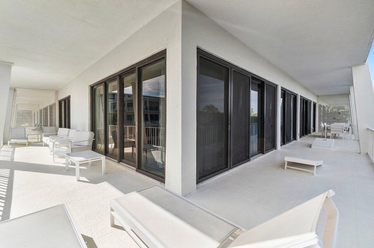 REEF CONDO - Residential