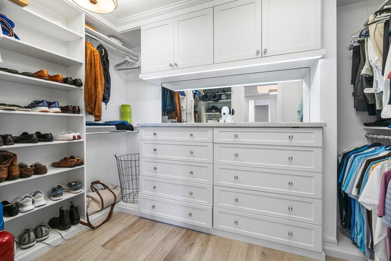 REEF CONDO - Residential