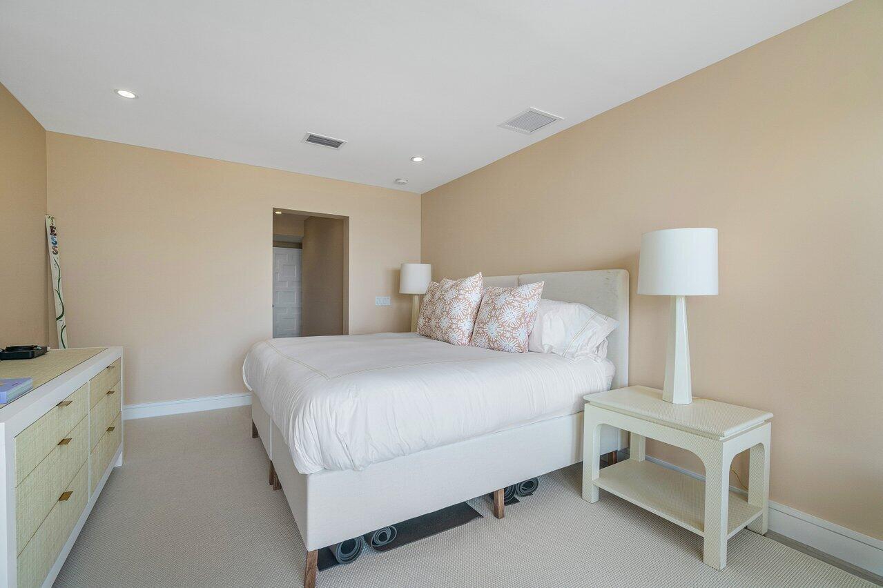 REEF CONDO - Residential