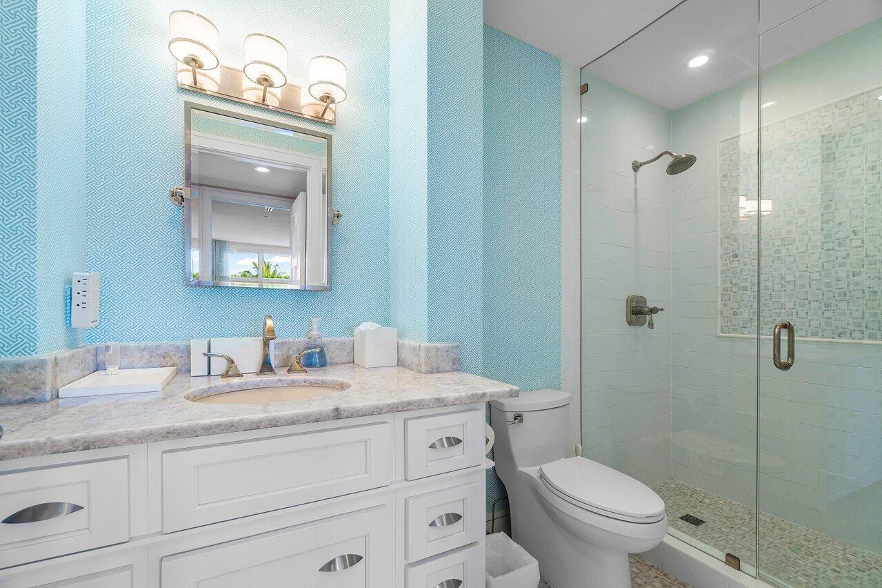 REEF CONDO - Residential