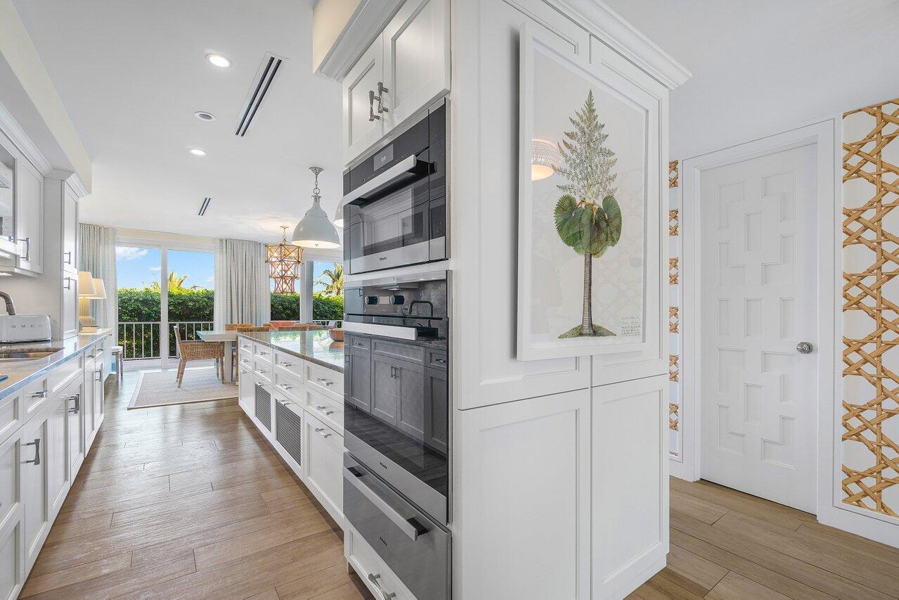 REEF CONDO - Residential